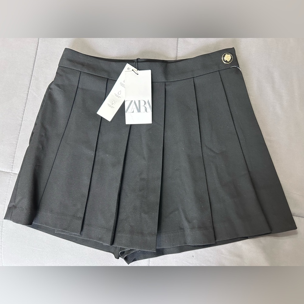 Zara pleated skort color black size S